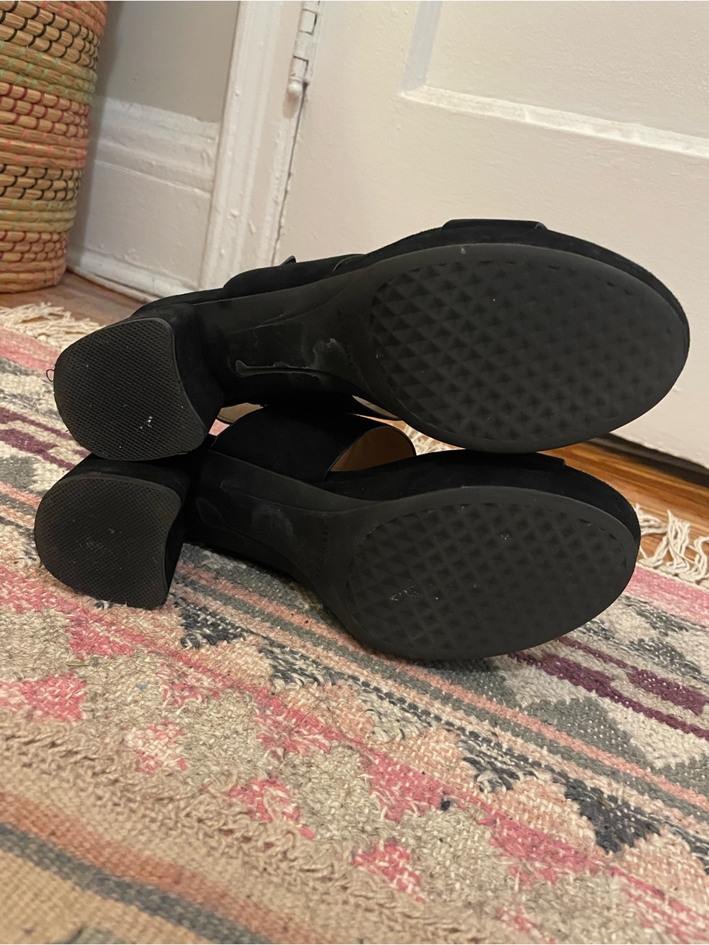 Aerosoles Camera Black Suede Sandals - size 8.5 - Picture 6 of 6